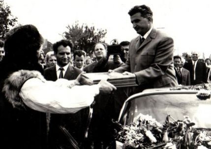 Aspect din timpul vizitei conducătorilor de partid şi de stat în regiunea Bacău (Bacău) [Fotografia #A375] Cota: 327/1966, Fototeca online a comunismului românesc